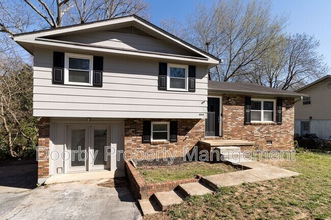 8916 Drake Parkway Rd in Chattanooga, TN - Building Photo - Building Photo