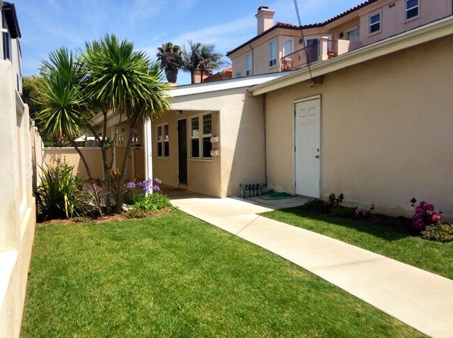 641 5th St, Unit Front