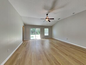 244 Bridgeport Ln in Elkton, FL - Building Photo - Building Photo