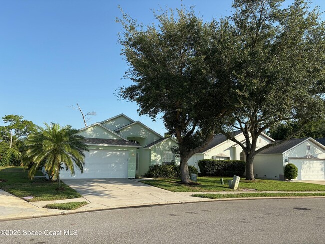 1080 Pine Creek Cir NE in Palm Bay, FL - Building Photo - Building Photo