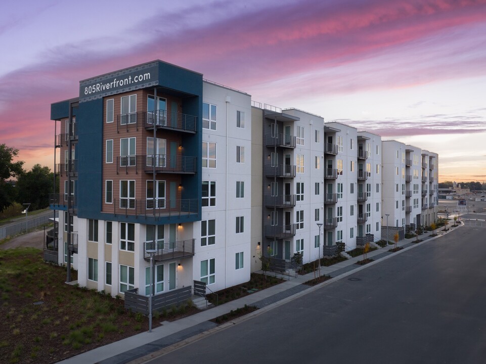 805 Riverfront Apartments in West Sacramento, CA - Building Photo