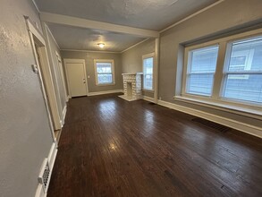 2416 Cypress Ave in Kansas City, MO - Foto de edificio - Building Photo
