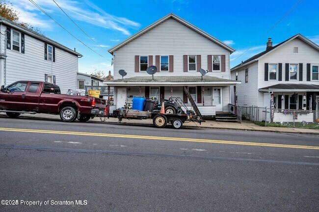 214 Union St in Taylor, PA - Building Photo - Building Photo