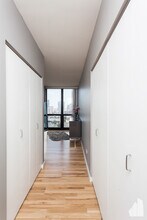 210 S Desplaines St, Unit 1011 in Chicago, IL - Building Photo - Building Photo