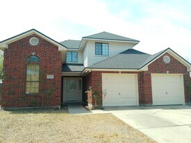 7033 Premont Dr in Corpus Christi, TX - Building Photo