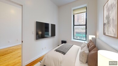 1502 1st Ave in Manhattan, NY - Building Photo - Building Photo