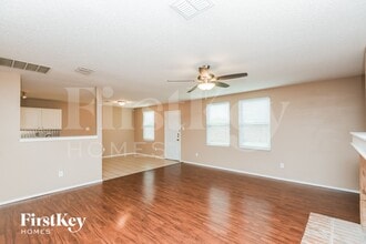 1301 Anna Lea Ln in Burleson, TX - Foto de edificio - Building Photo