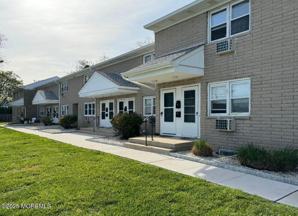 701 New York Ave in Point Pleasant Beach, NJ - Building Photo