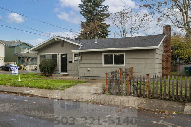 property at 8705 SE Pardee St