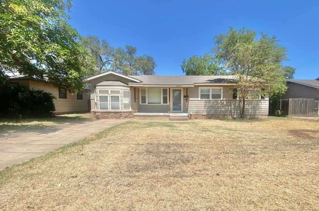4604 42nd St in Lubbock, TX - Building Photo