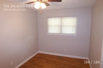 2610 N Kellett Ave in Springfield, MO - Foto de edificio - Building Photo