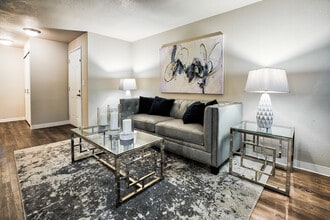 Cierra Commons in Burien, WA - Building Photo - Interior Photo