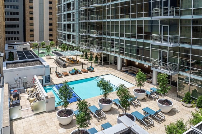 Main 3 Downtown in Dallas, TX - Foto de edificio - Building Photo