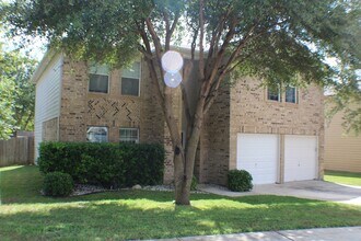 1706 Mountain Brook in Schertz, TX - Building Photo - Building Photo