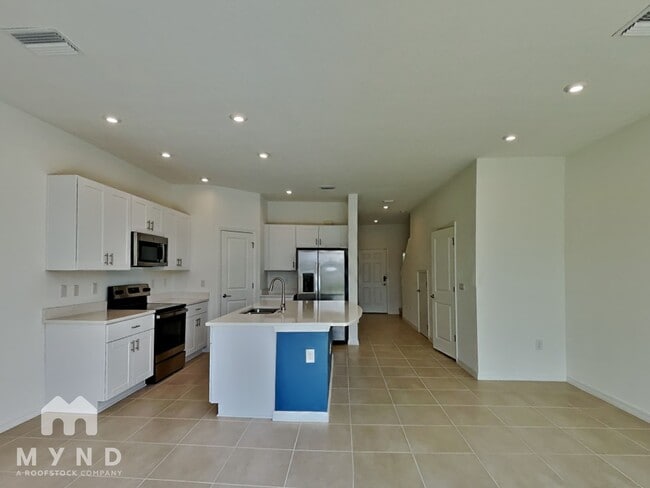 2274 Alee Ln in Wesley Chapel, FL - Foto de edificio - Building Photo