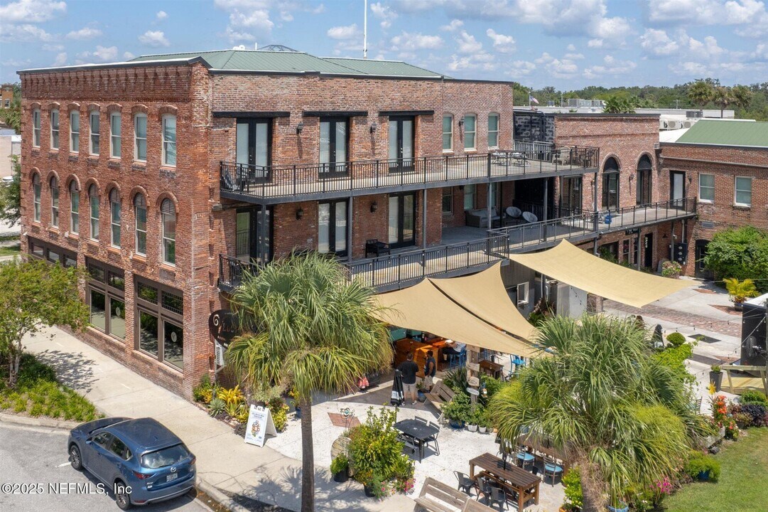 105 N 2nd St in Palatka, FL - Foto de edificio