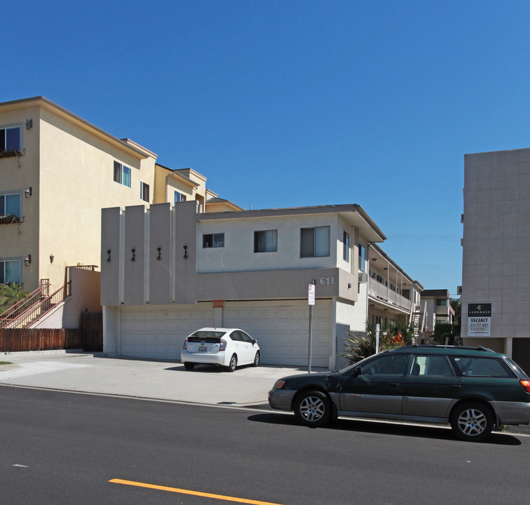 Villa Properties in Burbank, CA - Building Photo