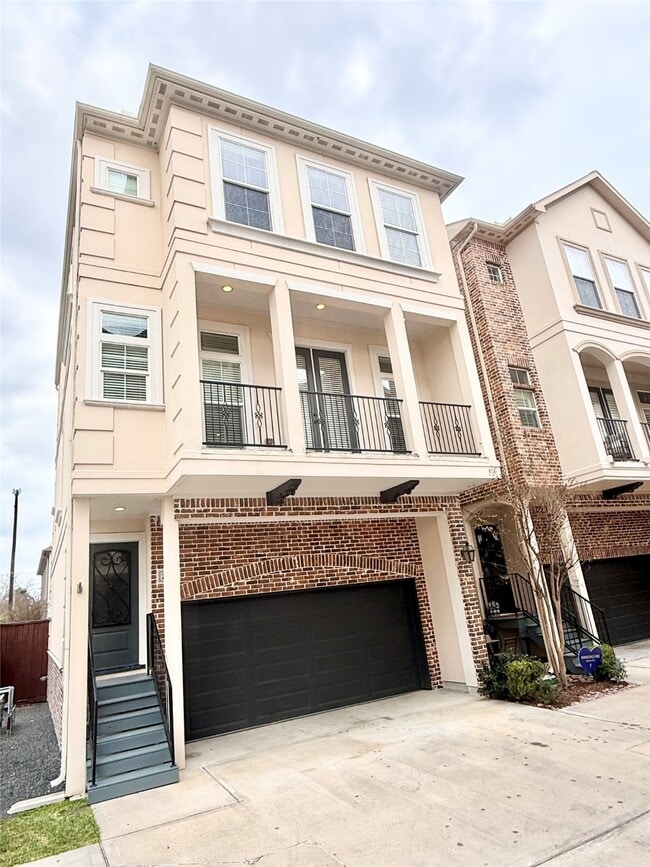 property at 2116 Couch St