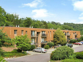 Cedar Hill Apartments in Cincinnati, OH - Foto de edificio - Building Photo