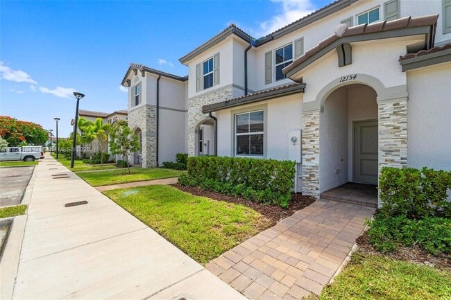 12154 NW 24th Ct in Miami, FL - Building Photo - Building Photo