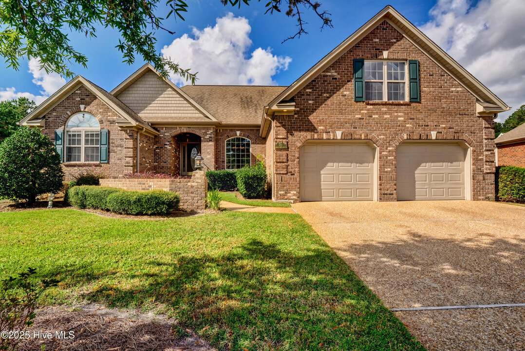 310 Island Cove Ct in Winnabow, NC - Building Photo