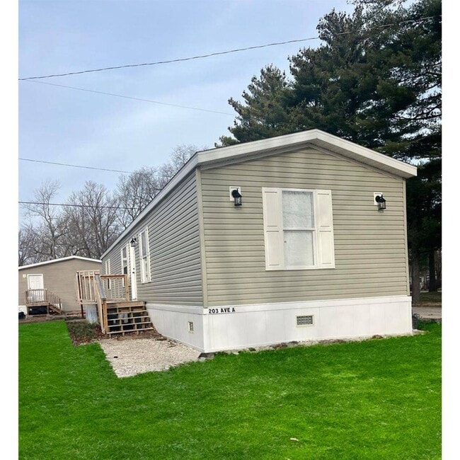 property at 1085 Spring Bay Rd