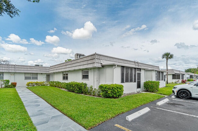 70 Valencia C in Delray Beach, FL - Building Photo - Building Photo