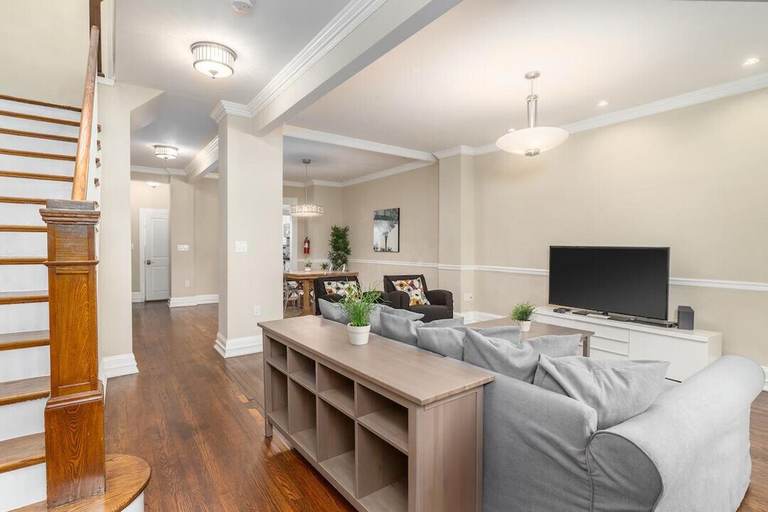 2611 24th St NW in Washington, DC - Building Photo