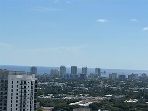 350 SE 2nd St, Unit 2450 in Fort Lauderdale, FL - Building Photo - Building Photo