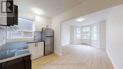 399 Dupont St in Toronto, ON - Building Photo - Building Photo