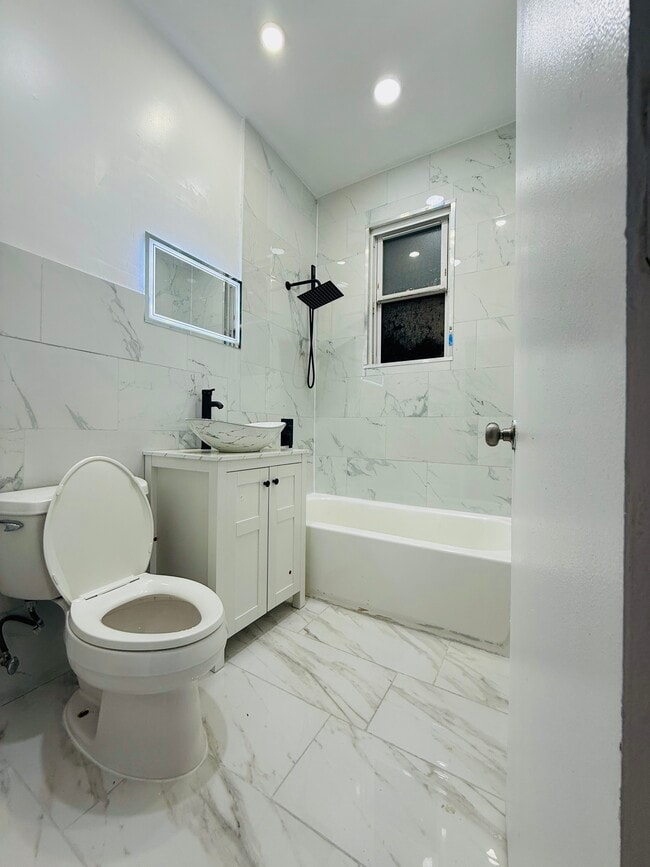 15 Finlay Pl, Unit 1L in Newark, NJ - Building Photo - Building Photo