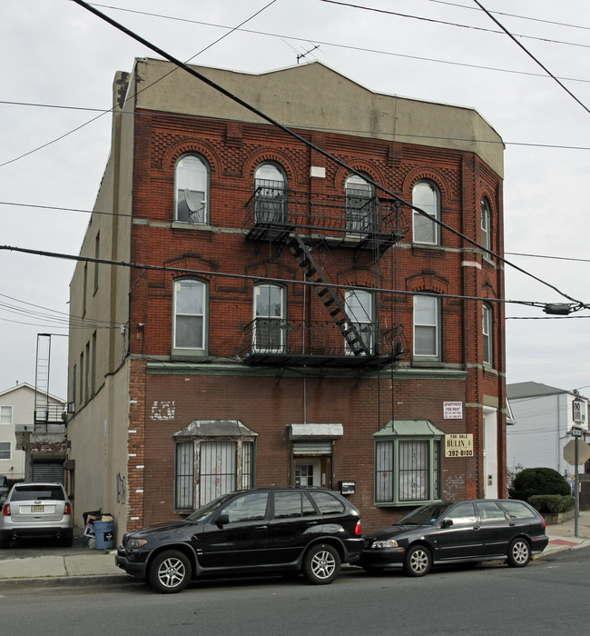 264 Old Bergen Rd in Jersey City, NJ - Building Photo - Building Photo