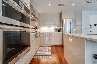 100 Eton Row in Weehawken, NJ - Foto de edificio - Building Photo