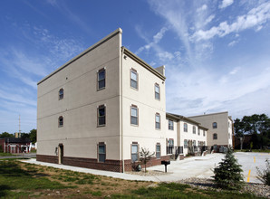 700 Notre Dame Ave in South Bend, IN - Foto de edificio - Building Photo