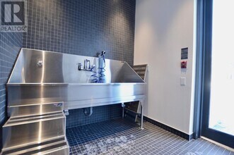 2088 James St in Burlington, ON - Building Photo - Building Photo