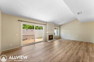 324 Plaza Estival in San Clemente, CA - Building Photo - Building Photo