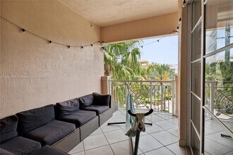 100 Meridian Ave in Miami Beach, FL - Building Photo - Building Photo