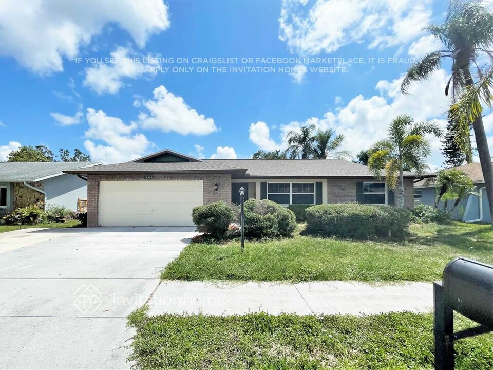 4334 Timor Pl in Sarasota, FL - Building Photo