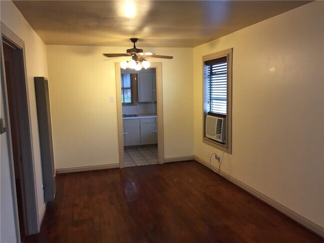 property at 611 W 37th St