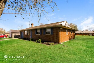 208 Silverstone Dr in Englewood, OH - Building Photo - Building Photo