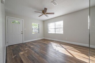 413 W Hanna Ave in Tampa, FL - Building Photo - Building Photo