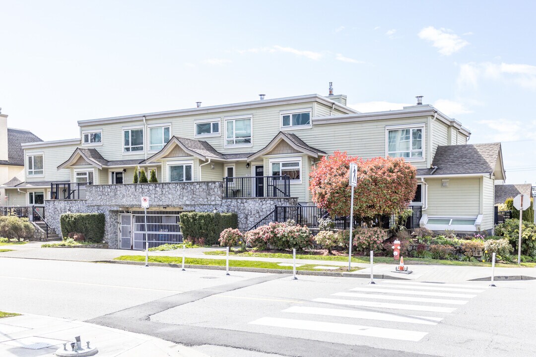 1743 Chesterfield Av in North Vancouver, BC - Building Photo