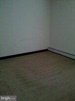 7850 Oxford Ave in Philadelphia, PA - Building Photo