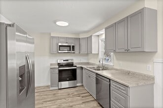 14169 68th Pl N in Maple Grove, MN - Building Photo - Building Photo