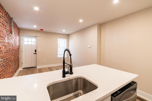 1844 S 23rd St-Unit -UNIT 1F in Philadelphia, PA - Building Photo - Building Photo