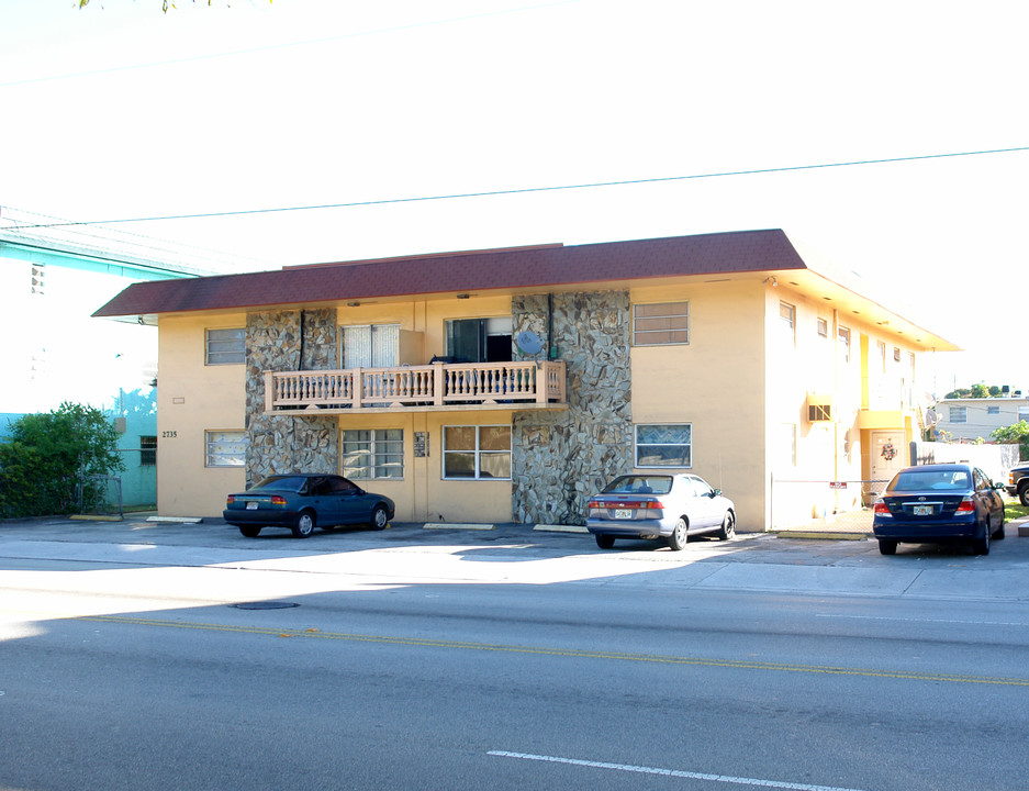 2735 E 4th Ave in Hialeah, FL - Building Photo