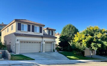17346 Sierra Sunrise Ln in Santa Clarita, CA - Building Photo - Building Photo