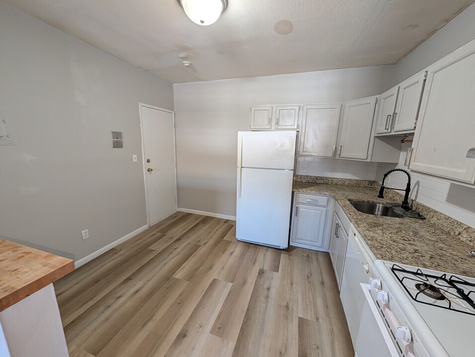 367 Hildreth St in Lowell, MA - Building Photo