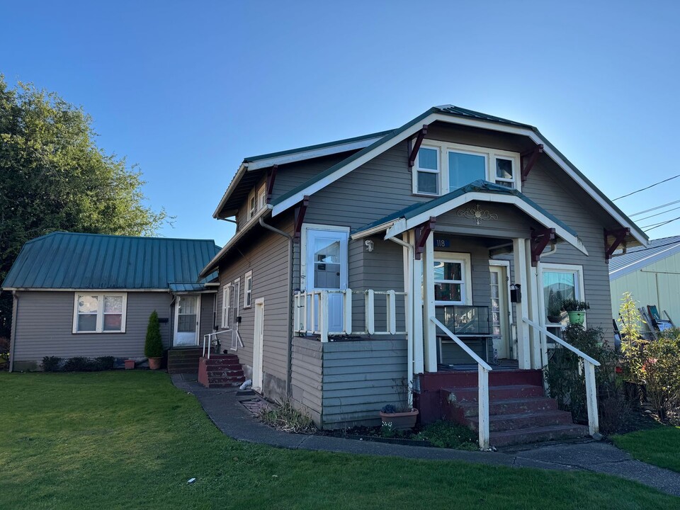 118 E Victoria Ave in Burlington, WA - Building Photo