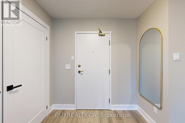 7905-7905 Bayview Ave in Markham, ON - Building Photo - Building Photo